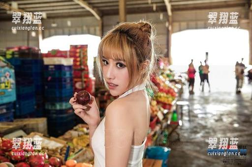 AISS爱丝(黄金版) - 索菲的奇葩职业：从博主到汽车美容美图女神