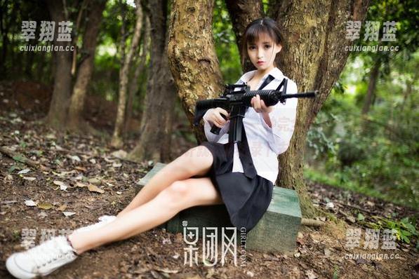 GIRLT果团网 - 龚玥菲户外写真分享，一种完全放松的感觉，像在吹风一样也许就这样纪录下去了。