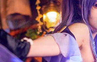 Hachi小芭妩媚全套写真，浴缸里的姿态和气泡默契满分