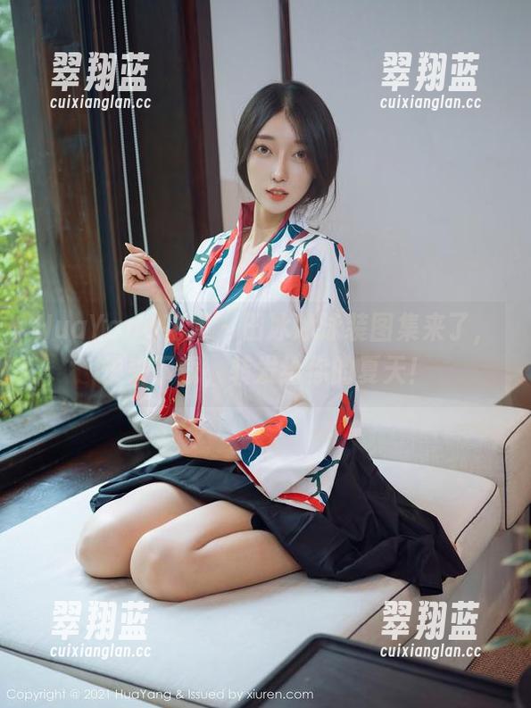 HuaYang花漾 - 田冰冰泳装图集来了，快来下载，转发给你的夏天！