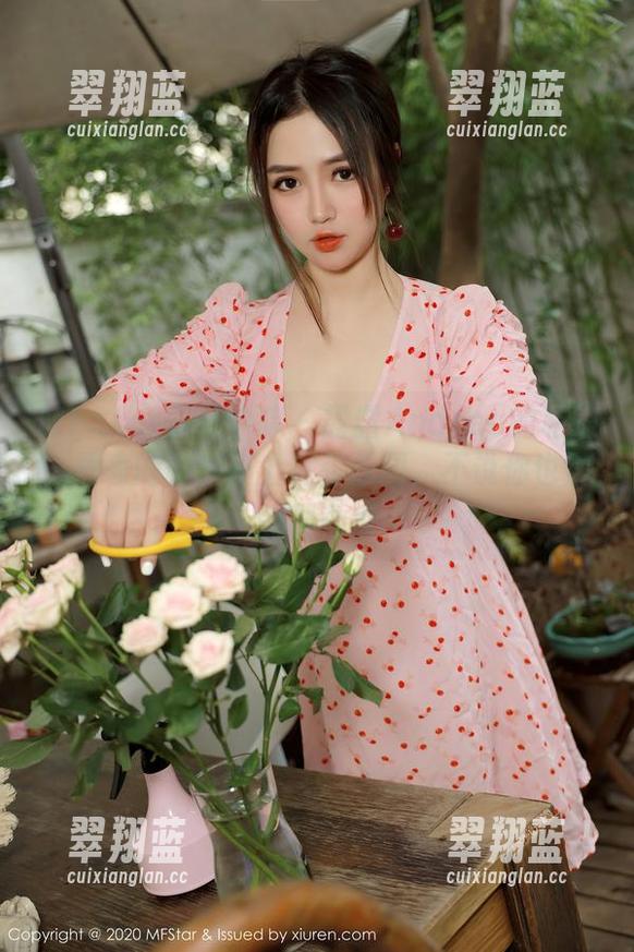 MFStar模范学院 - 露露Andrea的私拍，居家的时候爱上这张原图，不说你也懂的那种撩