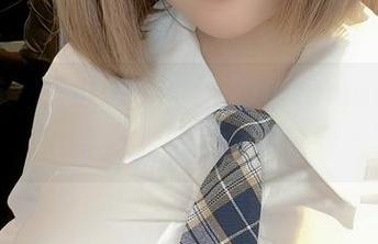 私拍套图太过诱惑，SayoMomo让艾德费尔特野兽显得格外精致？