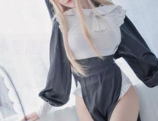 Shika小鹿鹿的豹纹写真，原图中到底藏了多少趣味？
