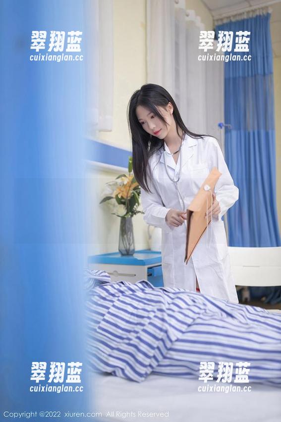 Xiuren秀人网 - 牛仔裤与态度，77qiqi在图册中完全理解了什么叫‘穿出个性’。