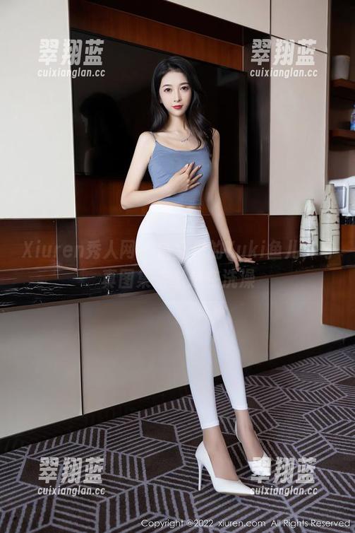 Xiuren秀人网 - 浴室里的Yuki鱼儿，写真图集未必是在洗澡