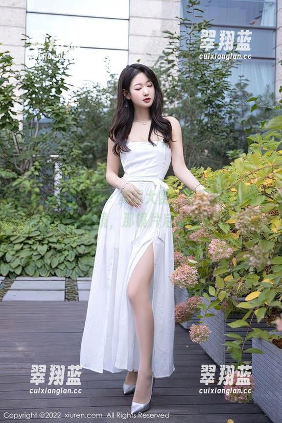 Xiuren秀人网 - 美图大赏：周于希sandy和她的眼镜，那镜片后面的故事…