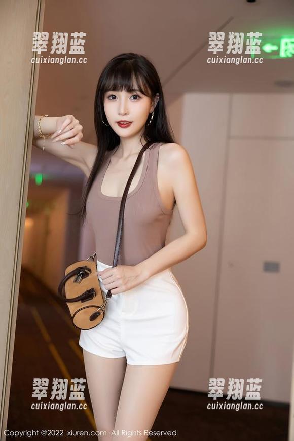 Xiuren秀人网-喵喵JOJO Xiuren秀人网 - 放肆变美的喵喵JOJO:夏天不只在海边,照片里也有沙滩!