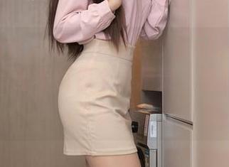 Xiuren秀人网 – 厨娘奈汐酱nice：为作品而生，时不时像个小精灵，给厨房添不少乐趣。