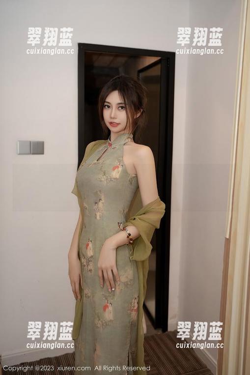 Xiuren秀人网 - 小樱koko的丝袜图集：原图里的小细节，让我不自觉地停下了