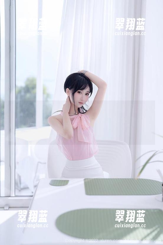 Xiuren秀人网-徐莉芝Botty Xiuren秀人网 - 吊带的轻盈,徐莉芝Botty的洒脱,无圣光的同框,图片就像是自由的诗。