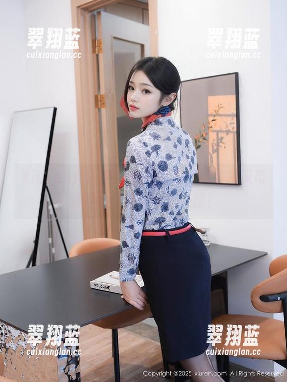 Xiuren秀人网 - 福利时间，杨幂幂又带着她的高跟鞋图集来撩！