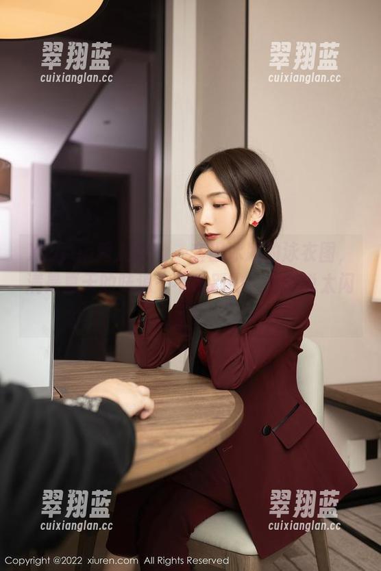 Xiuren秀人网 - 一套田冰冰的泳衣图，满是夏天的味道…不说别的，只想说太闪了！