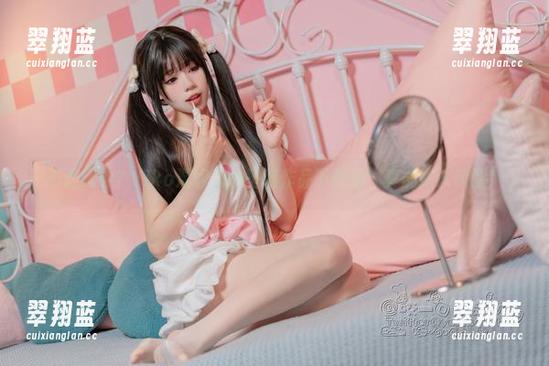 不信闹钟？Yiko湿润兔的圣诞作品下载后，真能把人叫醒！