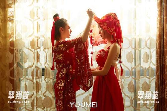 YouMi尤蜜荟 - 原图真实力：Yomi悠蜜女仆在家打理“家务”的精湛演技！