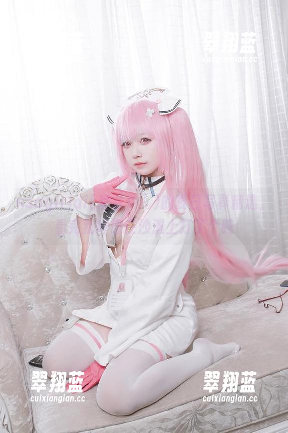 asagiriai(爱ちゃん)的夏日写真精选，看完我好像在沙滩上打了个盹