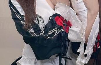 发现miko酱ww纯欲学妹的图包，心里乐开了花。