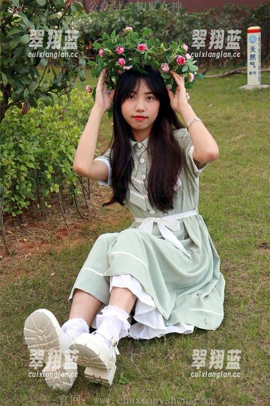 初夏女神-点点 初夏女神 - 每次看到点点分享的御姐资源,都会想“原来这世上就有这种颜色!”