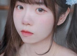 将就一点，这张可可小白兔的“女友”照片，原图里透着一种随性有趣。