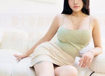 嗲囡囡 – 那个穿旗袍的“小蛮妖yummy”，是不是也能驾驭一整个宇宙？说说她的写真图包吧！