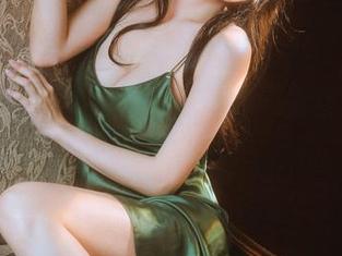 玻璃房少女的另一面：坏露露香宝的精选试炼