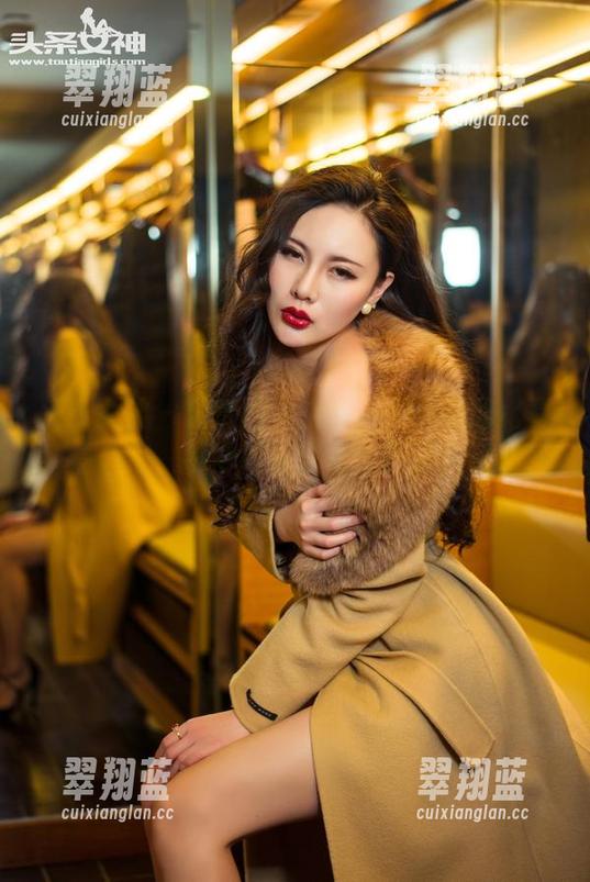 头条女神-周熙妍 头条女神 - 精选图片上线!周熙妍的比基尼,不得不说也是个画面!