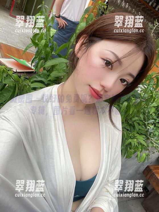 微密圈 - 说好的免费呢？奶宝妹纸的黑色专辑，图片看一遍根本不够。