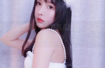 打开图库，竟然发现了小小奶瓶儿的女王作品，心中突然满满的美好。