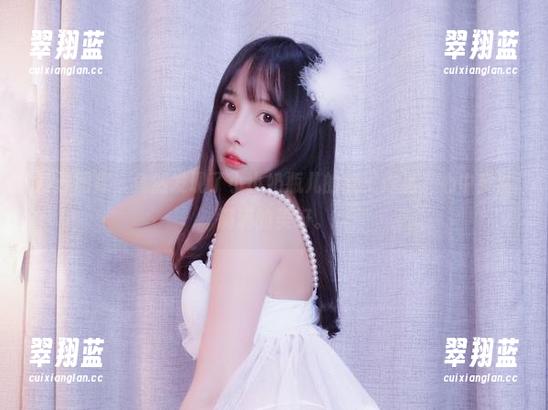打开图库，竟然发现了小小奶瓶儿的女王作品，心中突然满满的美好。