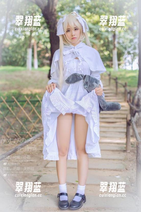 下载这份“小野妹子w”的皮衣写真，给你一天的好心情！