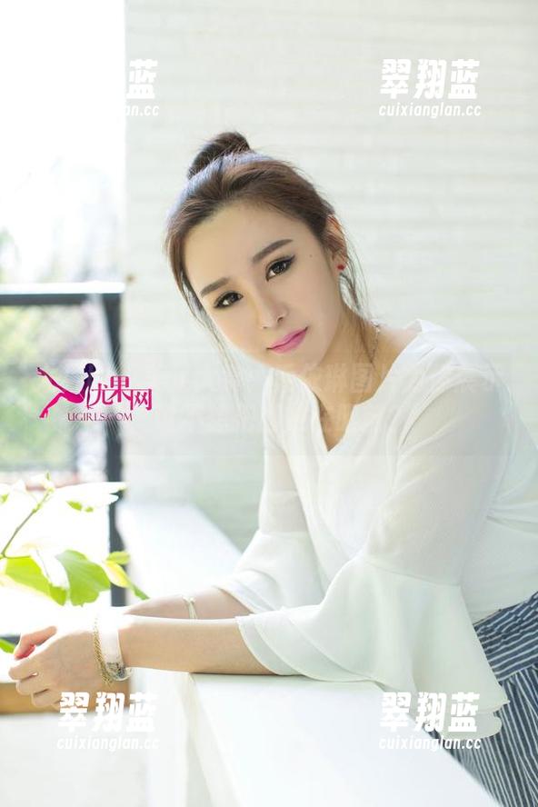 尤果网 - 美足大赏：乔依琳图片为你展示，谁不想把脚放在眼前？