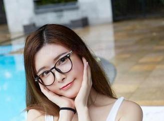 尤物馆 – baby贝贝的裤里丝其实有很多故事，分享一下她摄影里的微妙情绪。