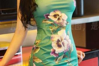 尤蜜荟 – 周妍希，这里的美图，是校园还是画册？