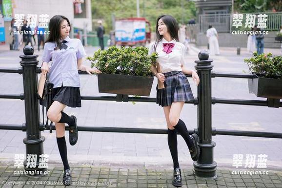 尤蜜荟 - 小海臀Rean的浴室之旅——图包里发生了什么欢乐事？