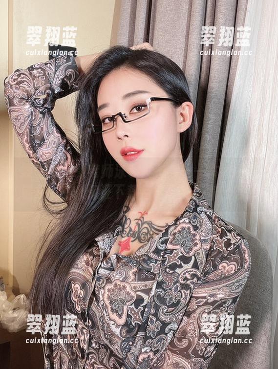 张老师 微密圈 - 张老师泳装发布会——拿好网盘链接,有人保证下载后能增加买家自信。