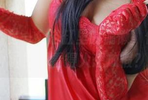 推女神 – 在一个浴缸里的慵懒，伍月yuer的原图看得人想放假？