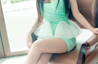 推女郎 – 黄可带来的户外写真，作品和观众之间不确定的默契感