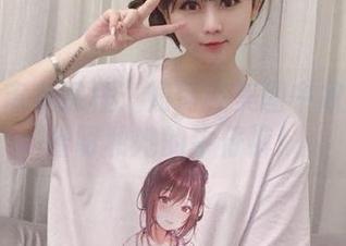 今天的审美课程：如何在美图中欣赏是依酱呀和她的牛仔裤！