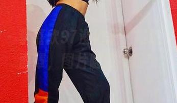 微密圈 – 李嘉欣97没裙子，楼道情谊定制面罩，图片随意捕捉！