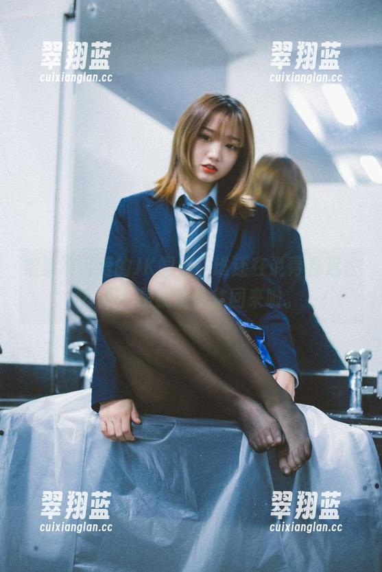 柒柒不可爱的JK图包，谁还在说青春远去？不，是我偷偷拿回来啦。