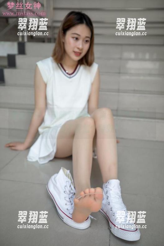 梦丝女神-晓晓 梦丝女神 - 晓晓爱定制,裙子香气扑鼻,图片要不要加个特效?