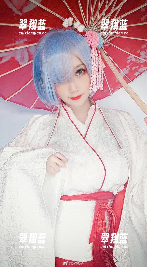 看汐兔子的白色COS合集，宛如找到和彩色拼图中的一块白净的拼图哦！