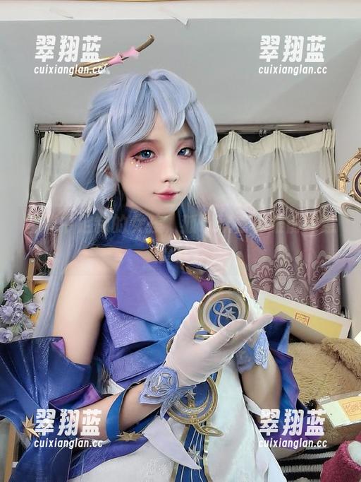 图集中定制的女孩，狐玖玖在你眼前肆意展示。