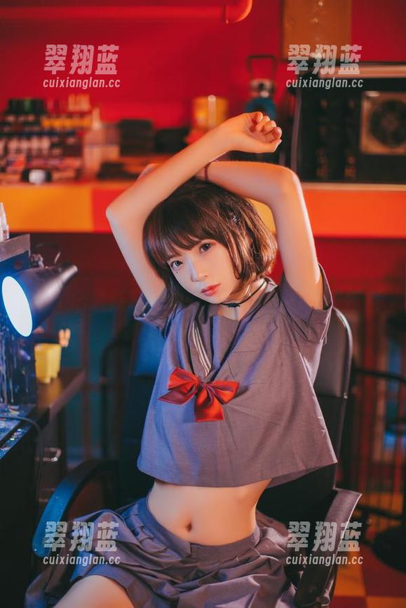 疯猫ss最新写真再现：水手服的无敌搭档