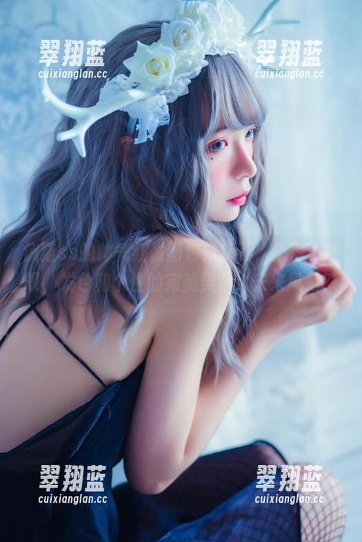 疯猫ss的帅气红发图包更新了，不得不感叹，发色和个性的完美契合，未来风范？