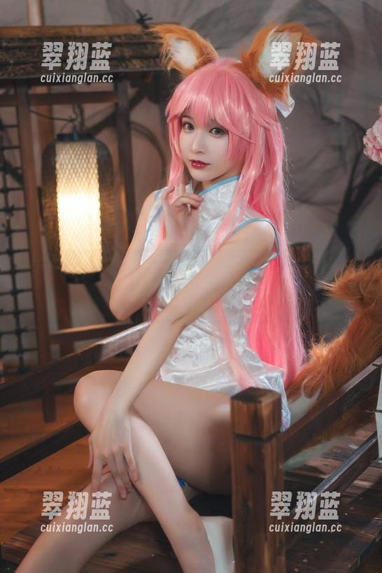 这“百合欧皇子”真会玩，在线奉上水着阿荣的美图！