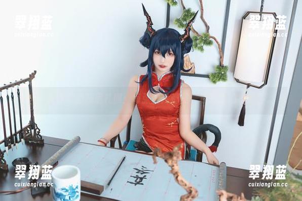 神乐坂真冬的私房礼服：每张图片都是一场随性的小聚会。