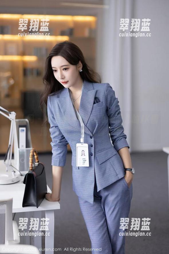 秀人网 - 免费来一份Barbie可儿的JK图册，反正你也想偷看吧～