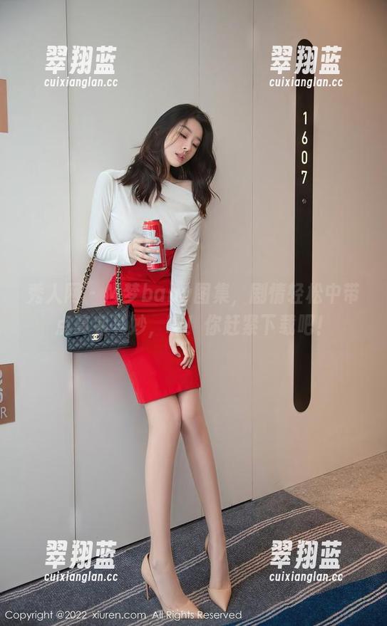 秀人网 - M梦baby图集，剧情轻松中带点莫名其妙，啊！你赶紧下载吧！