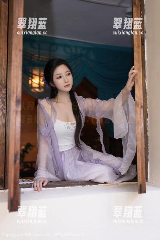 秀人网-z杯悠悠 秀人网 - z杯悠悠分享的女王写真,是时候准备好你的冰淇淋了(因为会摇晃心神)。