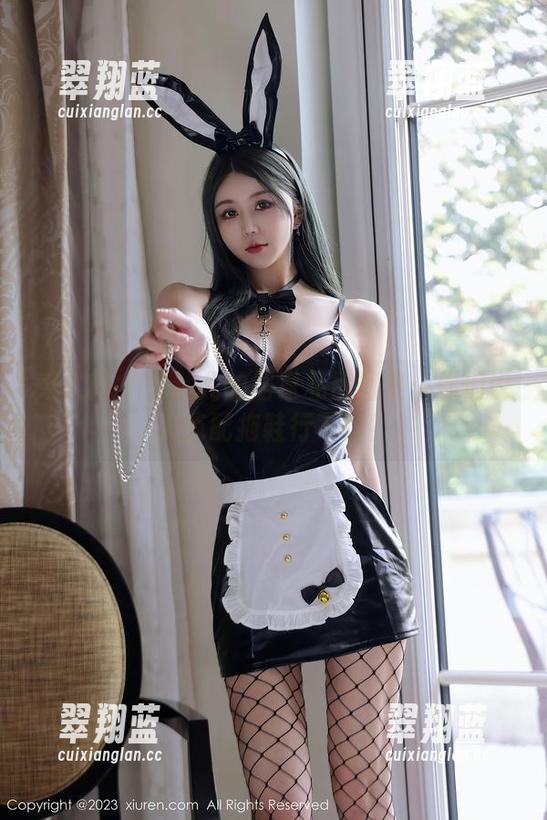 秀人网-安然儿 秀人网 - 安然儿的居家私房图集:你们说夹克配拖鞋行不行?